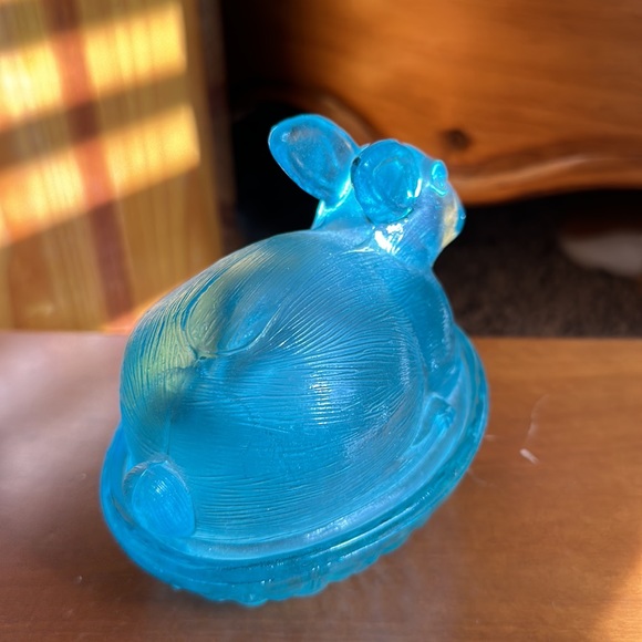 Blue glass bunny vintage box teal blue Easter spring antique cut pressed glass - Picture 9 of 15
